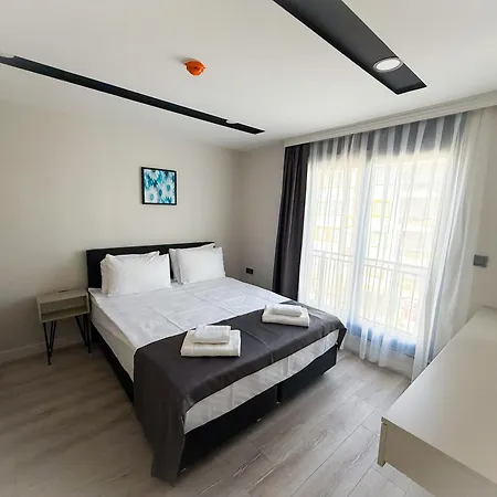 Moon Aparthotel 4*